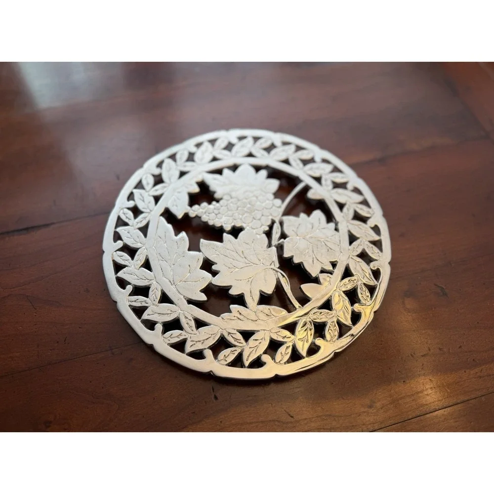Vintage Italy Taunton Silver Plate Medallion Grapevine Footed Pot Holder Trivet